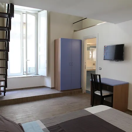 Salvator Rosa 78 Hotell Neapel