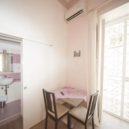 Salvator Rosa 78 نابولي