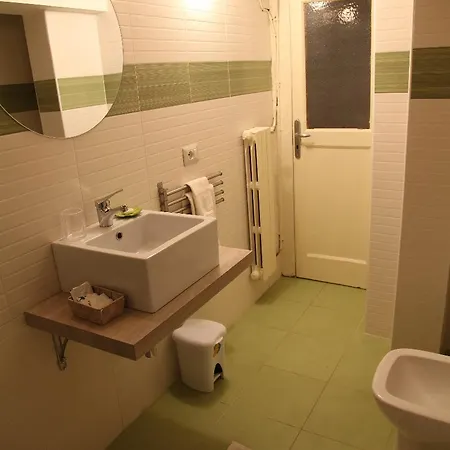 Salvator Rosa 78 3* نابولي