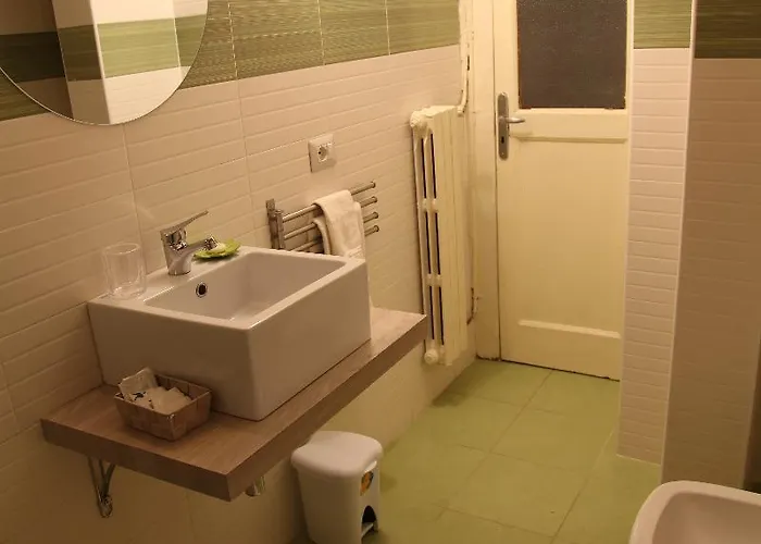 Salvator Rosa 78 3* Naples